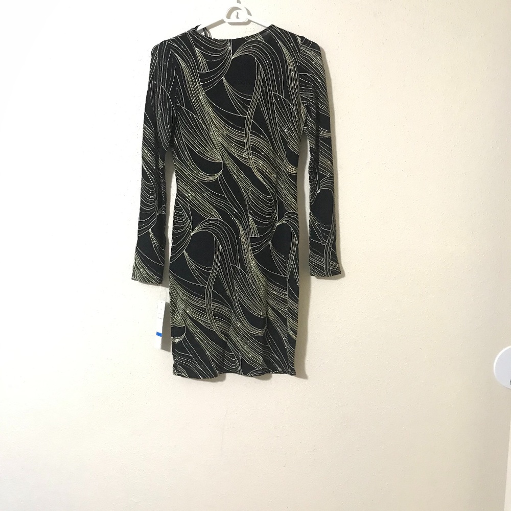 WOMEN'S BLACK AND GOLD GILTER LONG SLEEVE DRESS